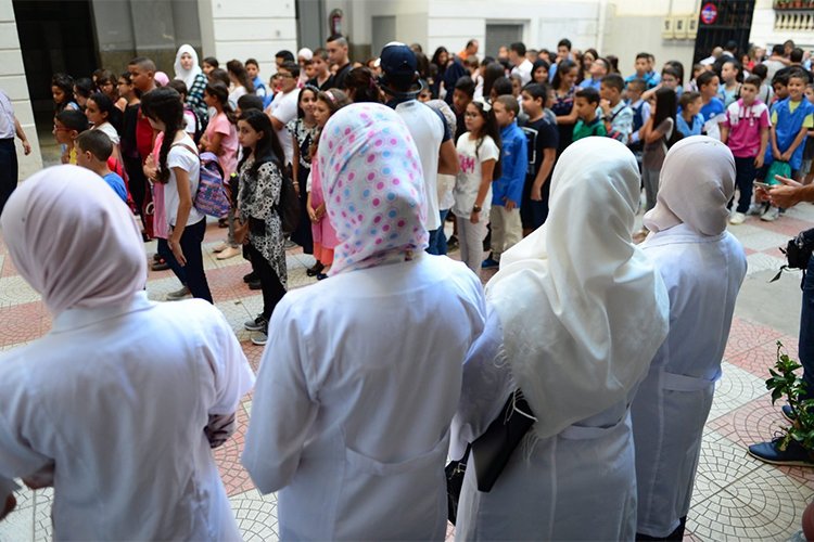 حجز فوري للهواتف النقالة في المدارس لسنة دراسية كاملة