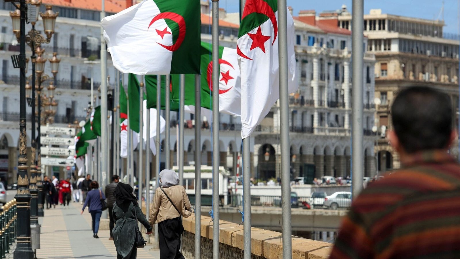 الجزائر الثالثة عالميًا في “التربية”: ما تفسير هذا الرقم؟!