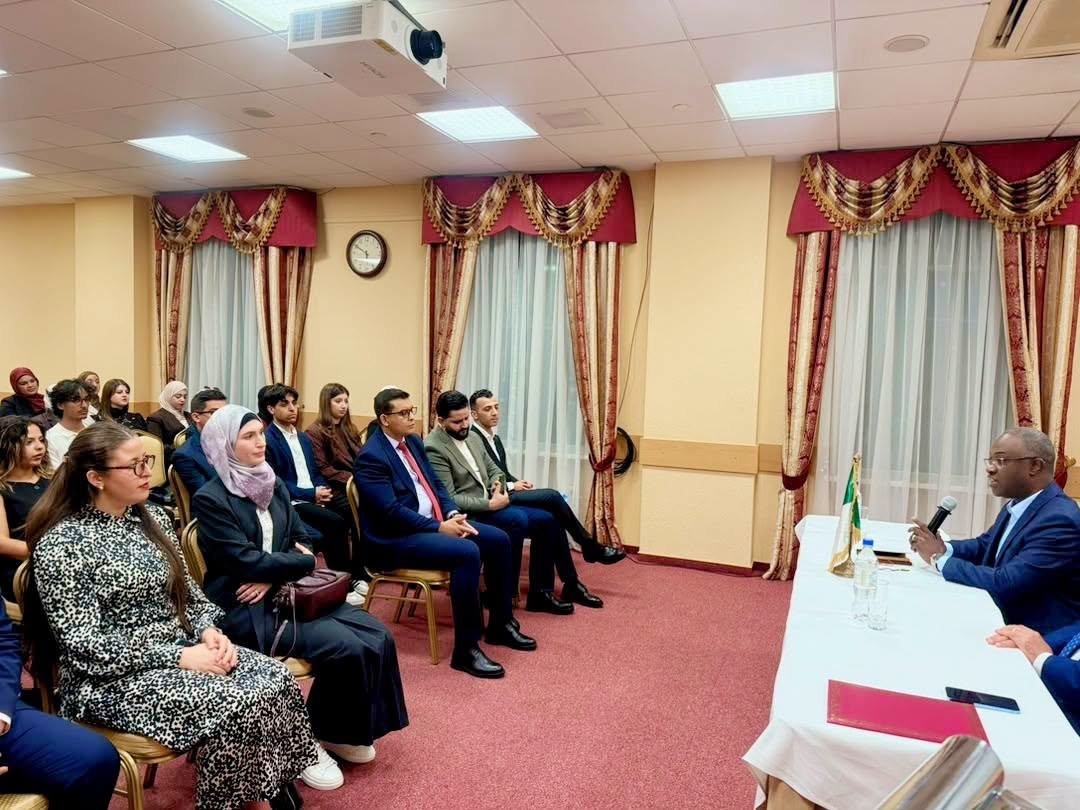 حيداوي يلتقي مع شباب الجالية الجزائرية بروسيا