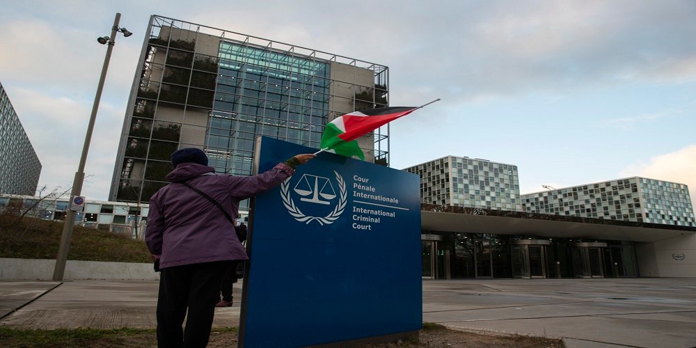 العقوبات الأمريكية على الجنائية الدولية بأي حق و في أي سياق؟