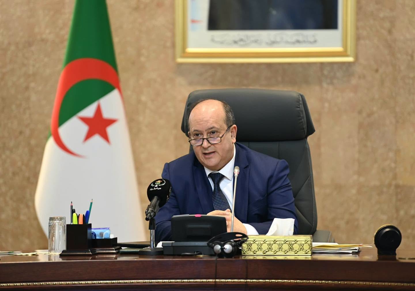 مشاريع وملفات هامة على طاولة الوزير الأول