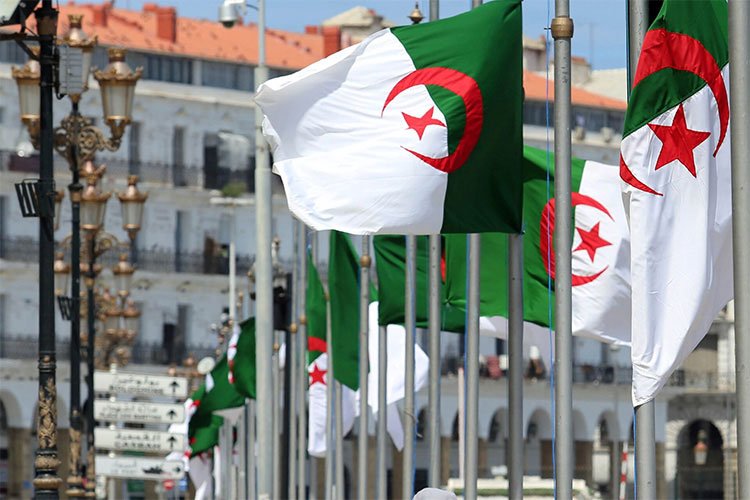 الثورة الوطنية الجزائرية والمسألة اللغوية