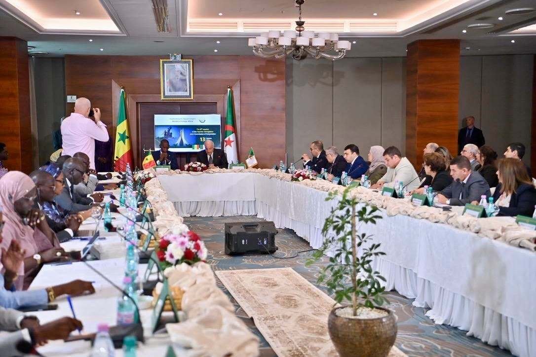 الجزائر والسنغال توقعان على 15 اتفاقية ومذكرة تفاهم