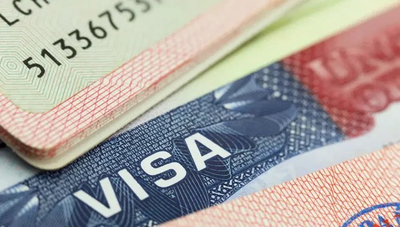 هذه الدولة تُغلق أبوابها تدريجيا.. تشديد التأشيرات وقيود جديدة على الإقامة     