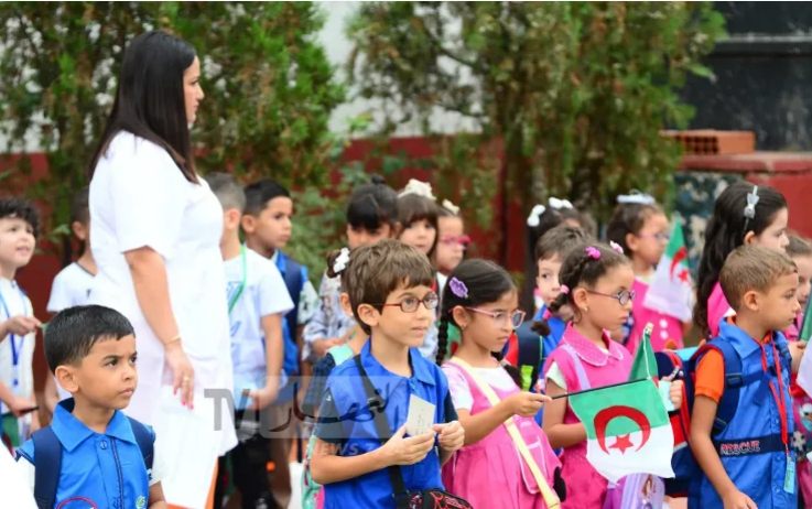 12 مليون تلميذ يلتحقون اليوم بمقاعد الدراسة