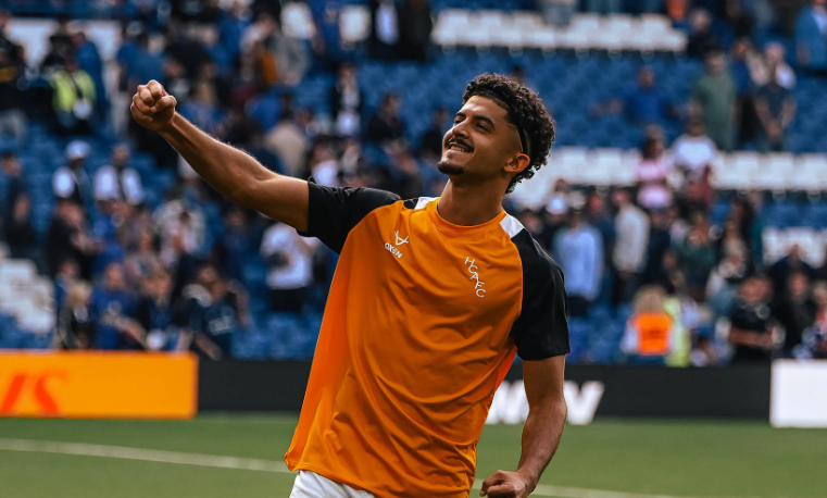 مدرب هال سيتي يشيد بالجزائري محمد البشير بلومي
