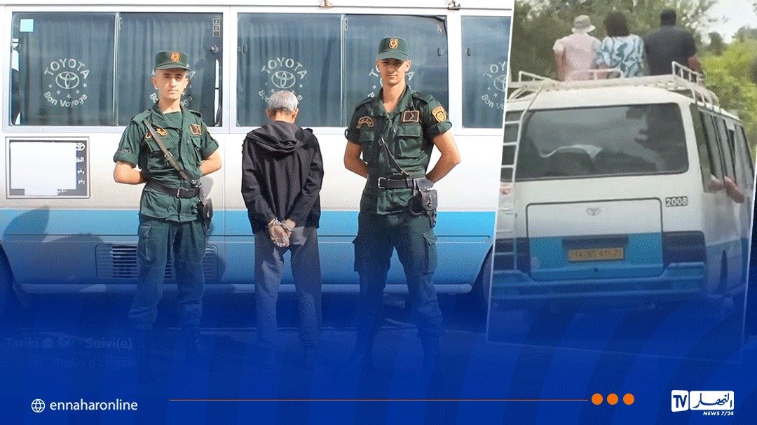 سكيكدة.. توقيف سائق حافلة تويوتا قام بنقل ركاب فوق السطح