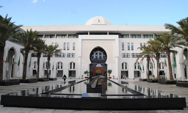 الجزائر تدين وتستنكر افتتاح سفارة كولومبية لدى الاحتلال في القدس المحتلة