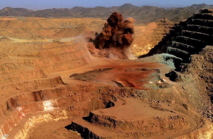 60 قتيلا في انهيار منجم للذهب في السودان