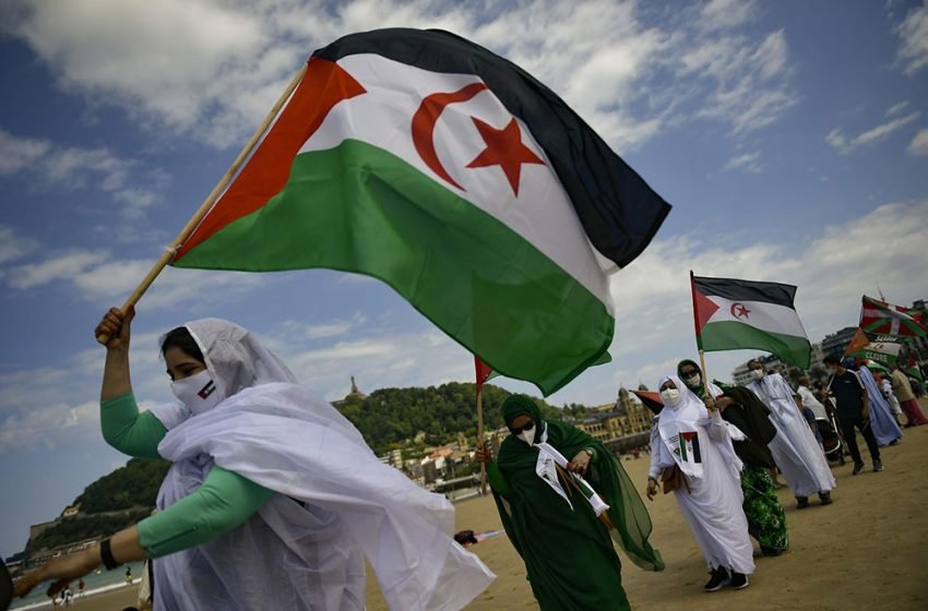 فرض الحكم الذاتي على الصحراويين مستحيل