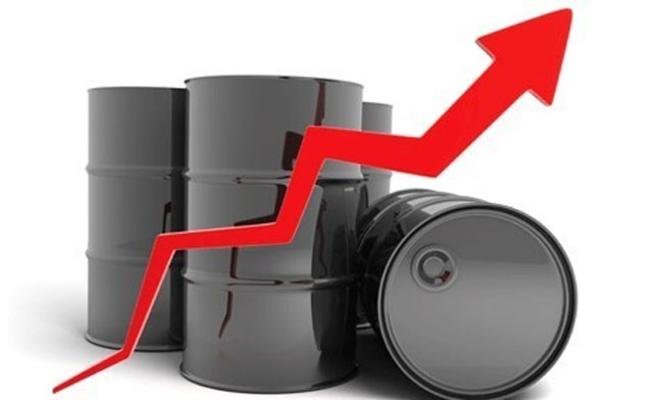 أسعار النفط تتراجع بأكثر من دولار في التعاملات المبكرة