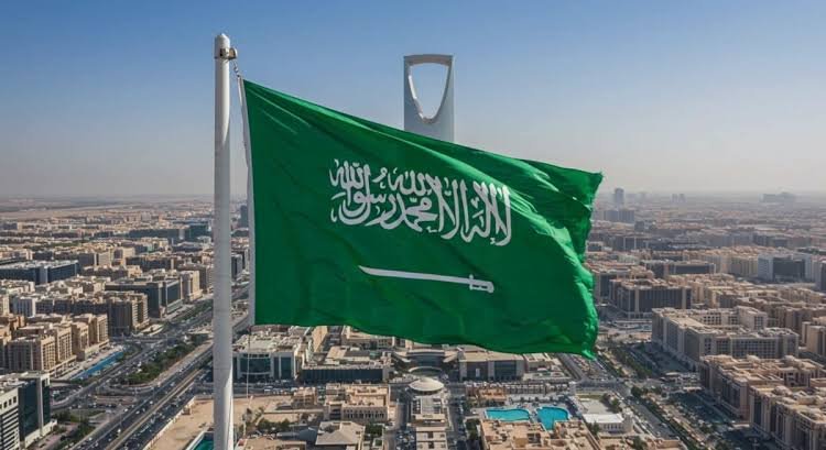 الجزائر تُدين استهداف مكة المكرمة بـ”طائرة مسيّرة معادية”