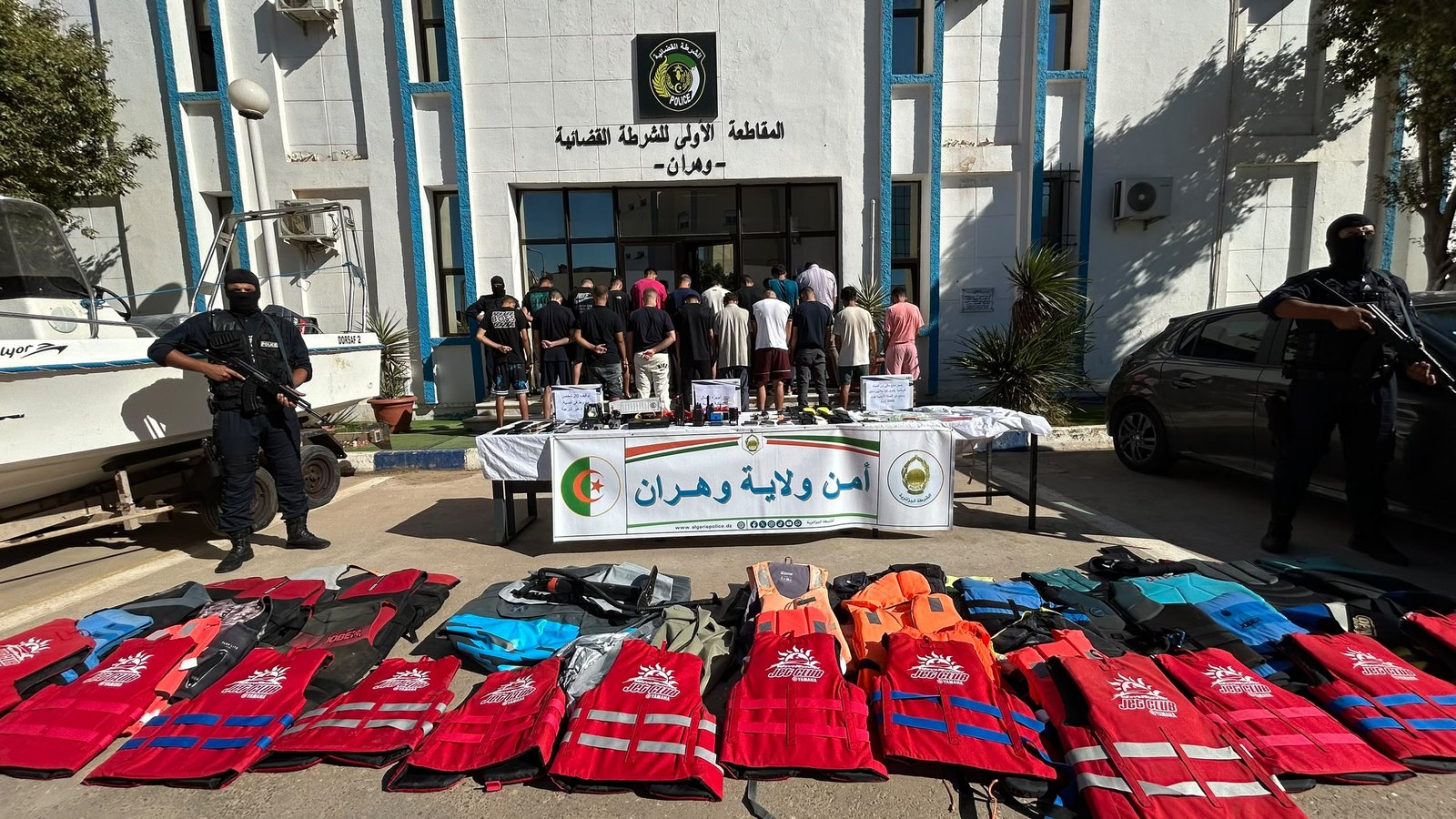 الأمن يطيح بشبكة تهريب “حراڨة” تحت غطاء رحلات نزهة بوهران