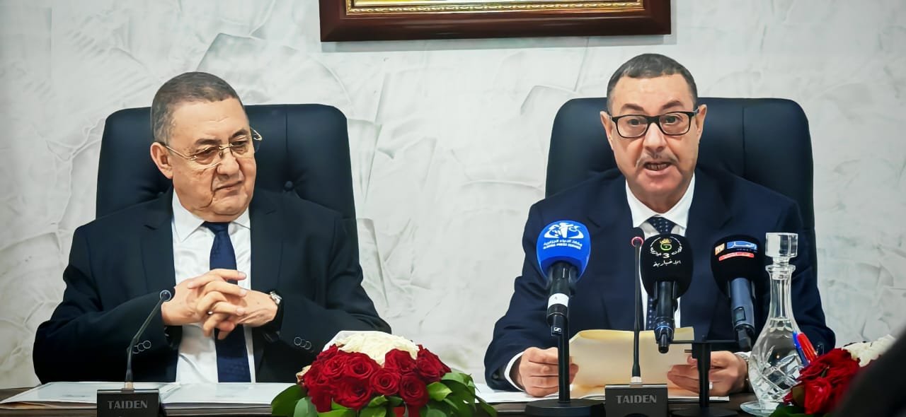 انطلاق مراسم تسليم واستلام المهام بين إبراهيم مراد والسعيد سعيود