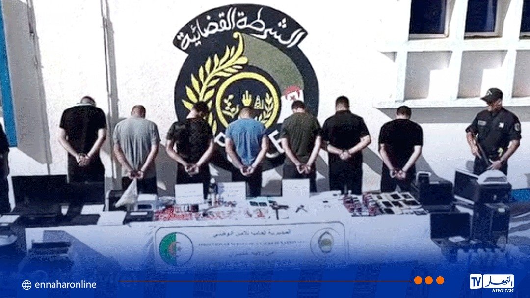 غليزان: الإطاحة بشبكة تحترف تزوير المحررات والأختام الرسمية باستخدام أنظمة معلوماتية حديثة