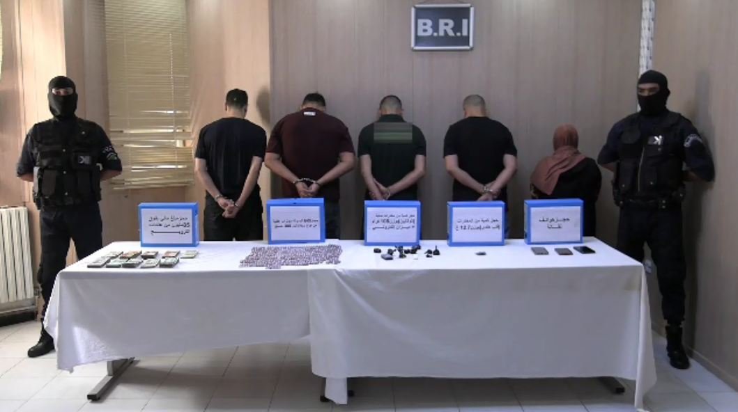 عنابة.. توقيف 5 أشخاص بينهم فتاة وحجز كمية من الكوكايين والبريغابالين